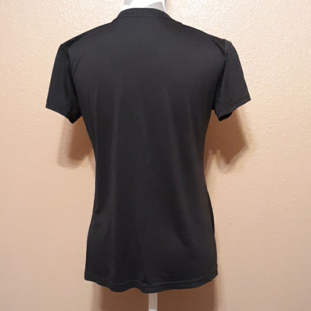Nike workout shirt - Picture 2 of 3